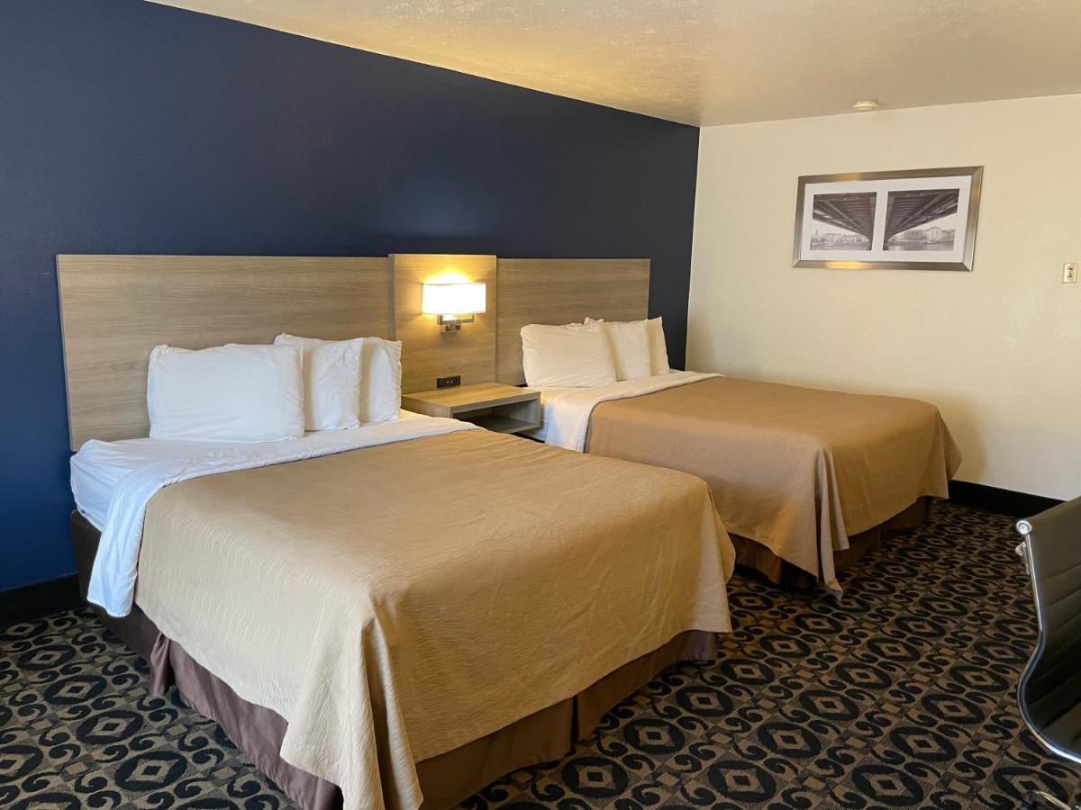 Americas Best Value Inn Roosevelt/Ballard Exterior photo