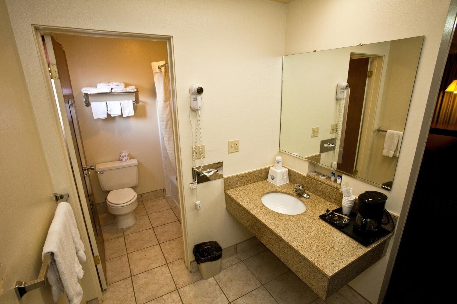 Americas Best Value Inn Roosevelt/Ballard Exterior photo