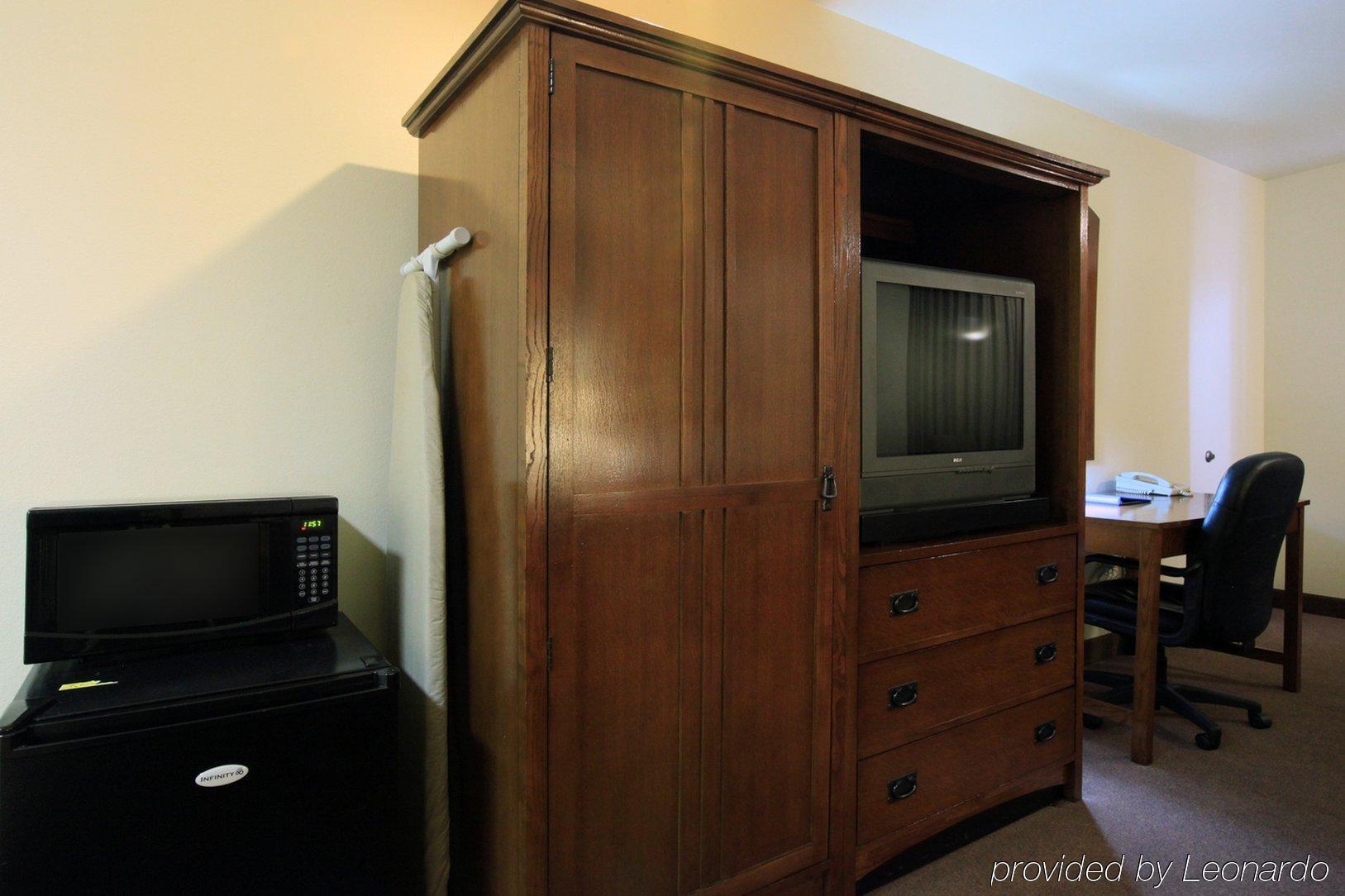 Americas Best Value Inn Roosevelt/Ballard Room photo